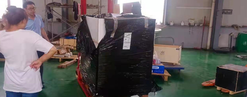 意大利注塑机配件上；∪肟谇骞
